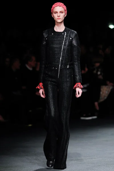 Look 5